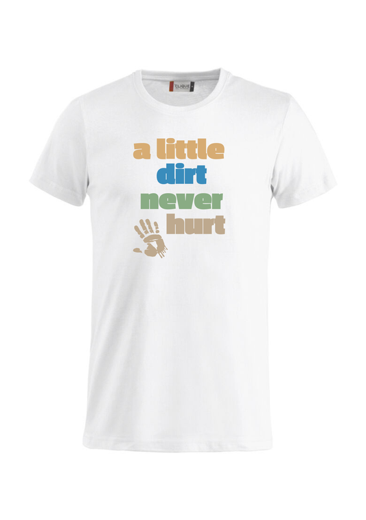 Svart A Little Dirt Never Hurt barn-T-shirt med färgglad text och handavtryck