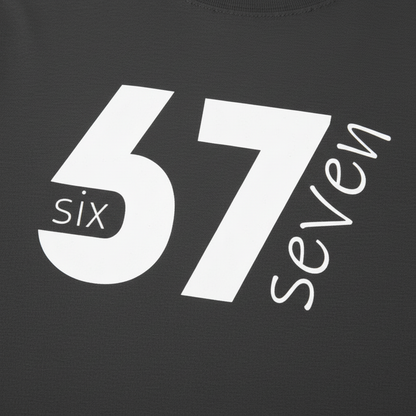 67 Seven T-shirt närbild