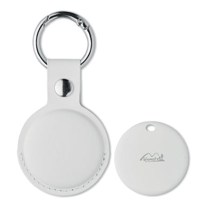 Baksida av vit MiLi smart tracker med matchande PU-fodral och silverfärgad nyckelring.