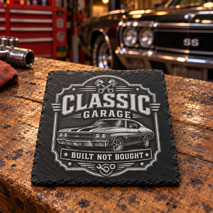 Glasunderlägg i skiffer med gravyr – Classic Garage, 4-pack
