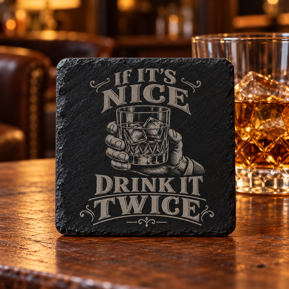 Glasunderlägg i skiffer med gravyr – Drink It Twice, 4-pack