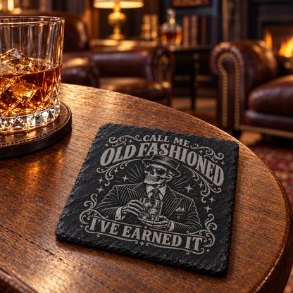 Glasunderlägg i skiffer med gravyr – Call Me Old Fashioned, 4-pack